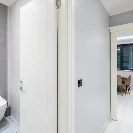 Comfortable W/ac In Cihangir 伊斯坦布尔