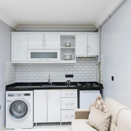 Comfortable W/ac In Cihangir * Isztambul