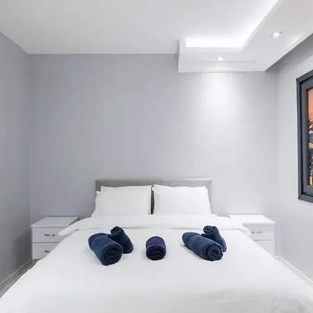 Comfortable W/ac In Cihangir * Isztambul