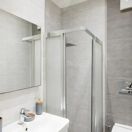 Comfortable W/ac In Cihangir Isztambul